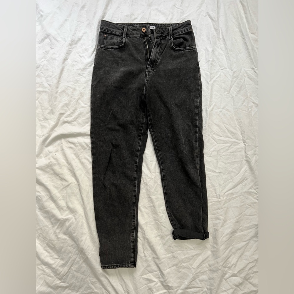 Black/gray Zara mom jeans. Size 4